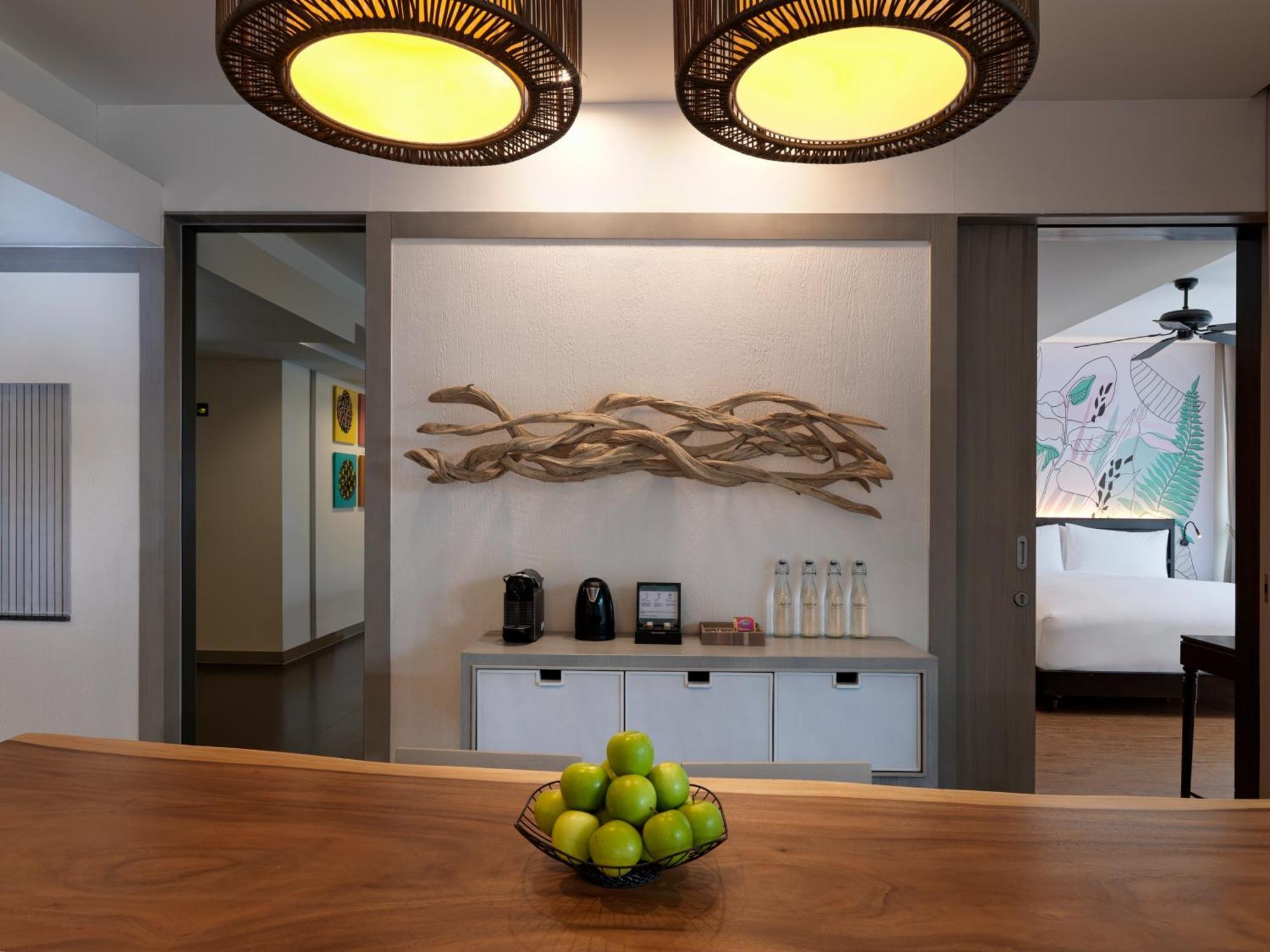 Avani Plus Mai Khao Phuket Suites Esterno foto