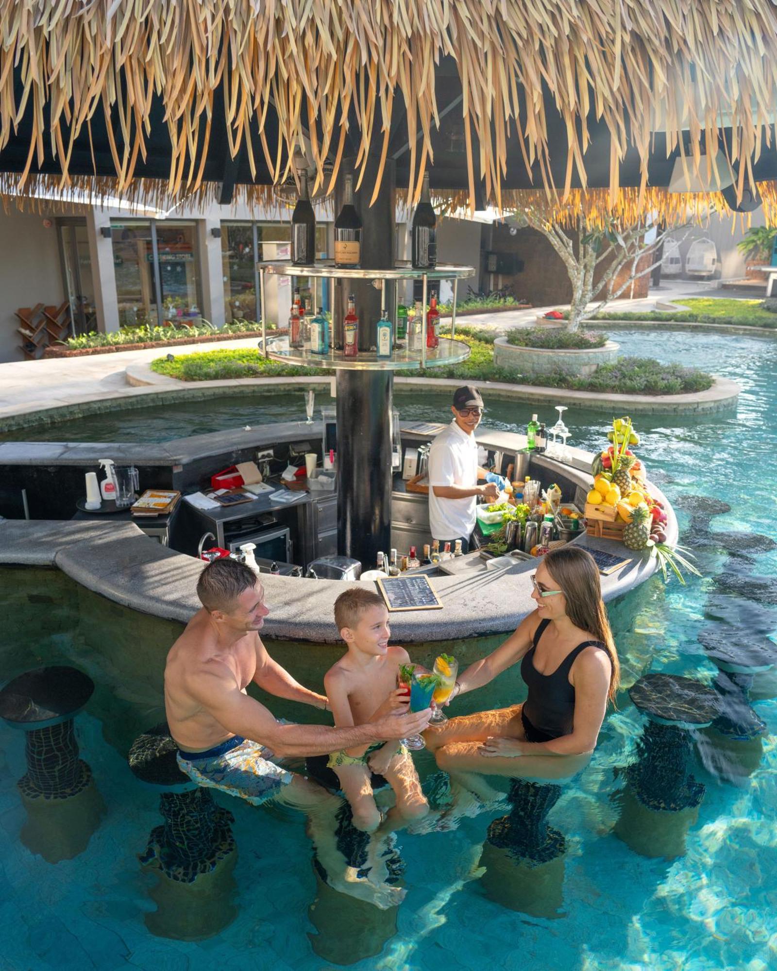 Avani Plus Mai Khao Phuket Suites Esterno foto